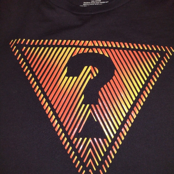 Guess Men's Large short sleeve triangle Tshirt. Black, orange, and gold. - Picture 4 of 9